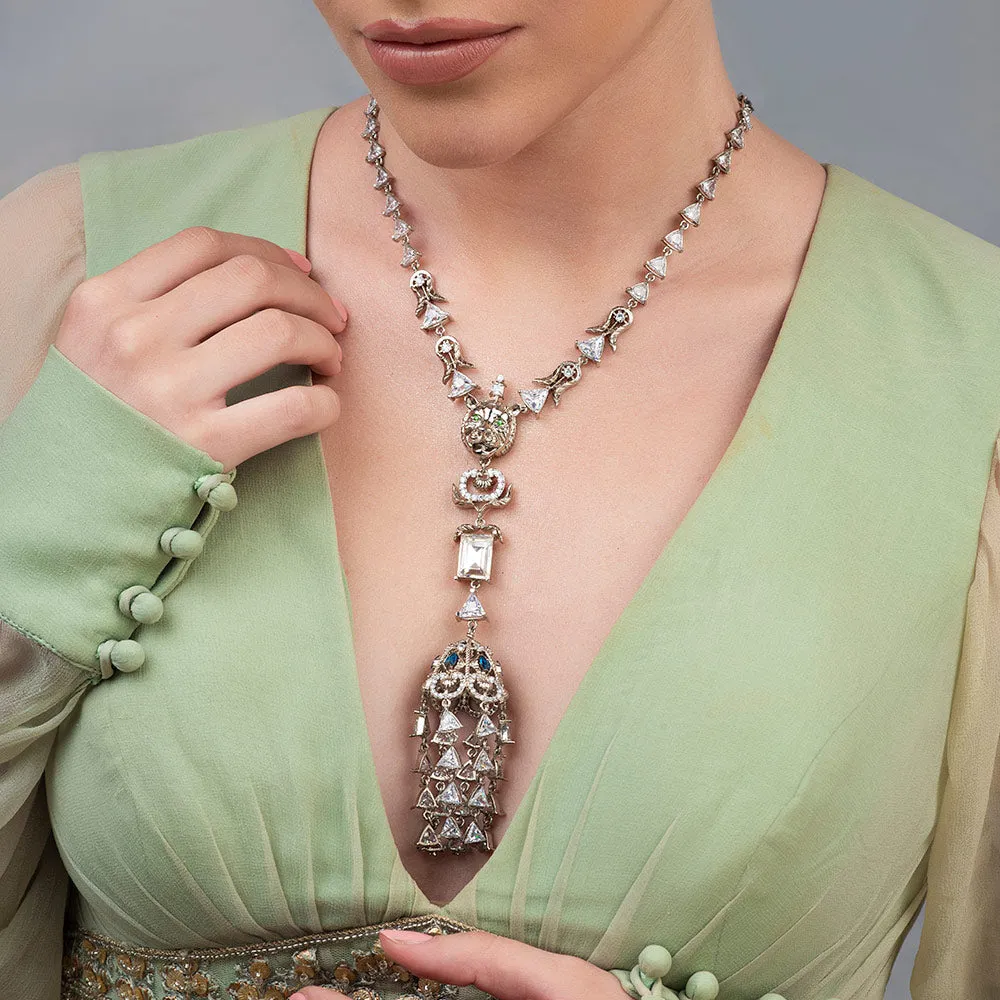 Nur Lavalier Pendant Necklace