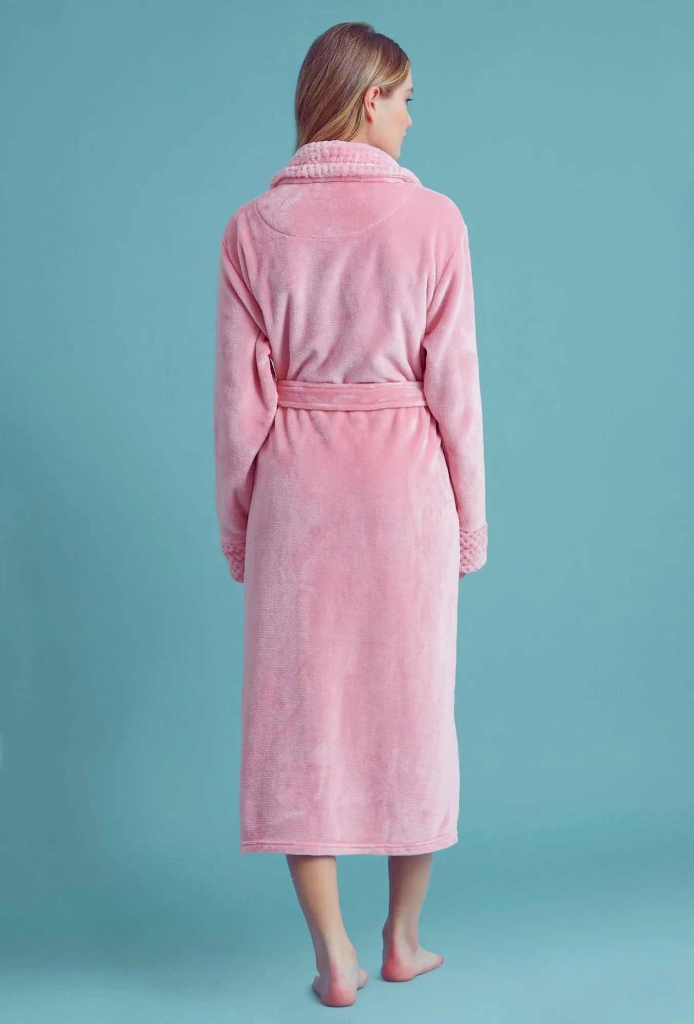 Women?s Comfortable Fleece Bathrobe ? Plush Soft Robe for Women