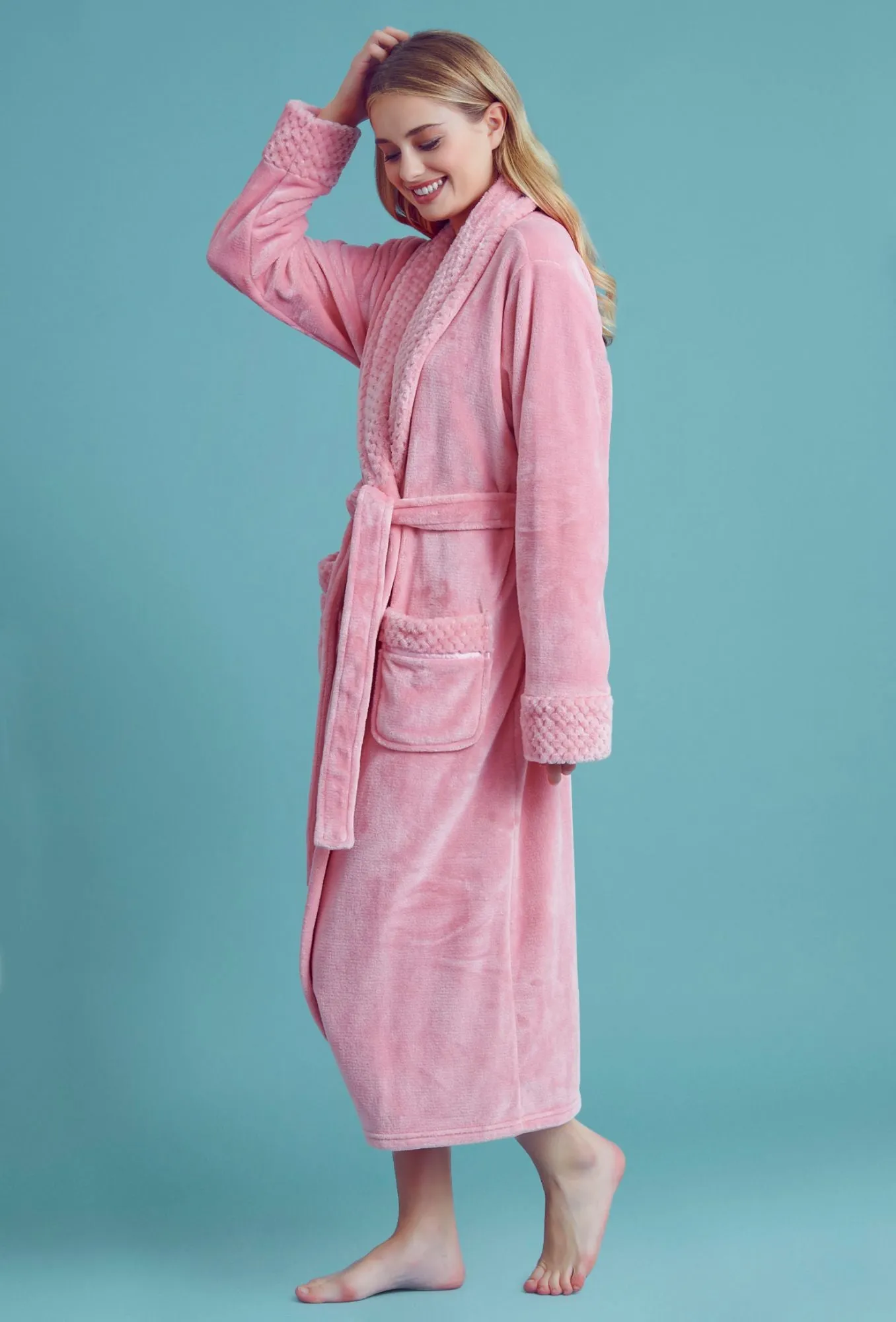 Women?s Comfortable Fleece Bathrobe ? Plush Soft Robe for Women